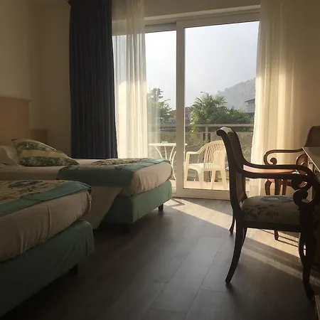 Otel Piccolo 4*