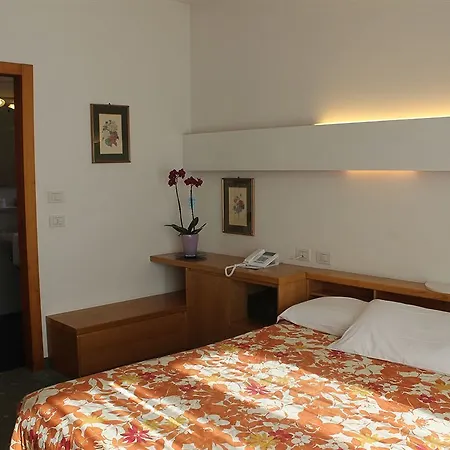 Piccolo Otel Torbole Sul Garda