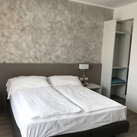 Piccolo 4* Torbole Sul Garda